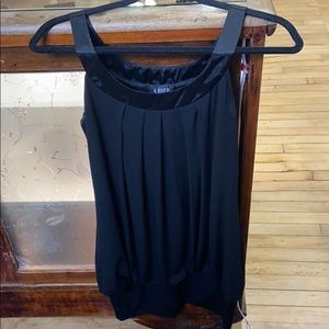 Fun slinky top! In Black tunic like.